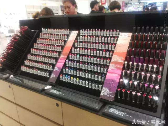 小编实拍|MAC专柜入驻天津伊势丹啦!热门色号居然都有货,钱包又要瘪了