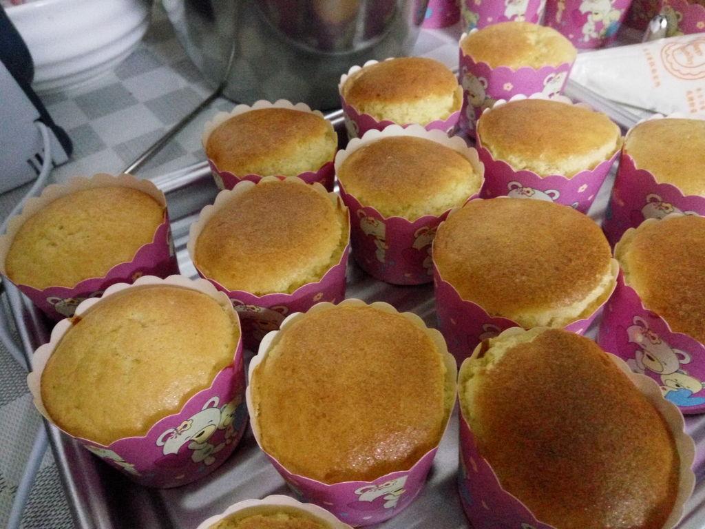 蜂蜜纸杯蛋糕烤箱做法,蜂蜜牛奶纸杯蛋糕