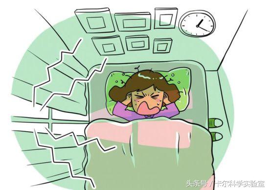 每天凌晨楼上都有高跟鞋和拖家具的噪声,他只能出大招了!卡尔科学实验室第354期