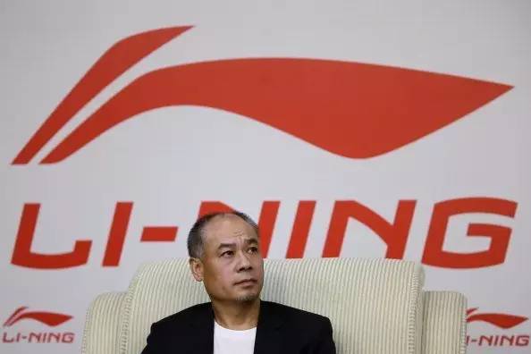 两亿人口下童装市场再起风云!国产四大体育品牌聚首新战场|商圈