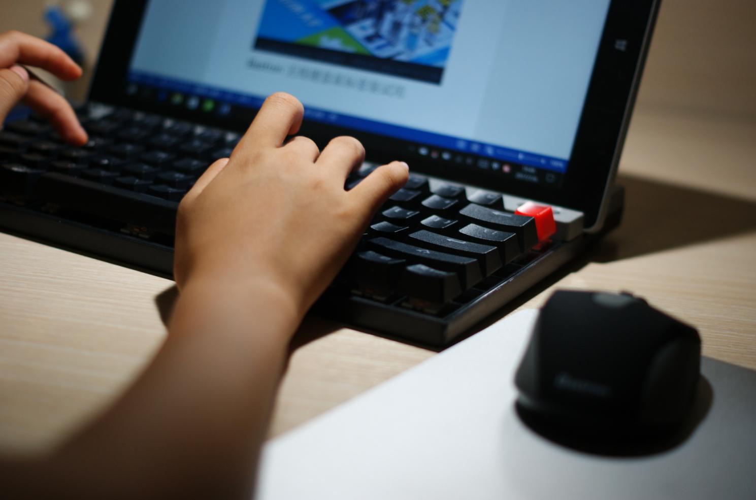 “一对多”的畅快体验——佰思川MK75+无线双模机械键鼠套装体验