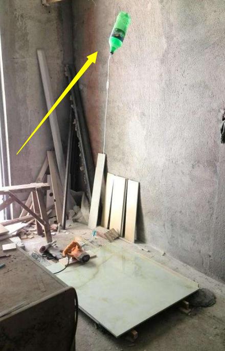 瓷砖切割不一定得送店里加工！聪明泥工师傅自制瓷砖切割工作台，成本低，制作容易简单！