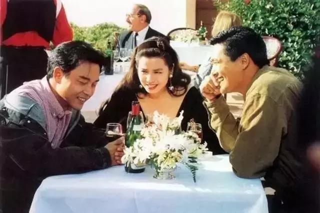 香港人很喜欢喝酒吗,周润发来一瓶82年的拉菲