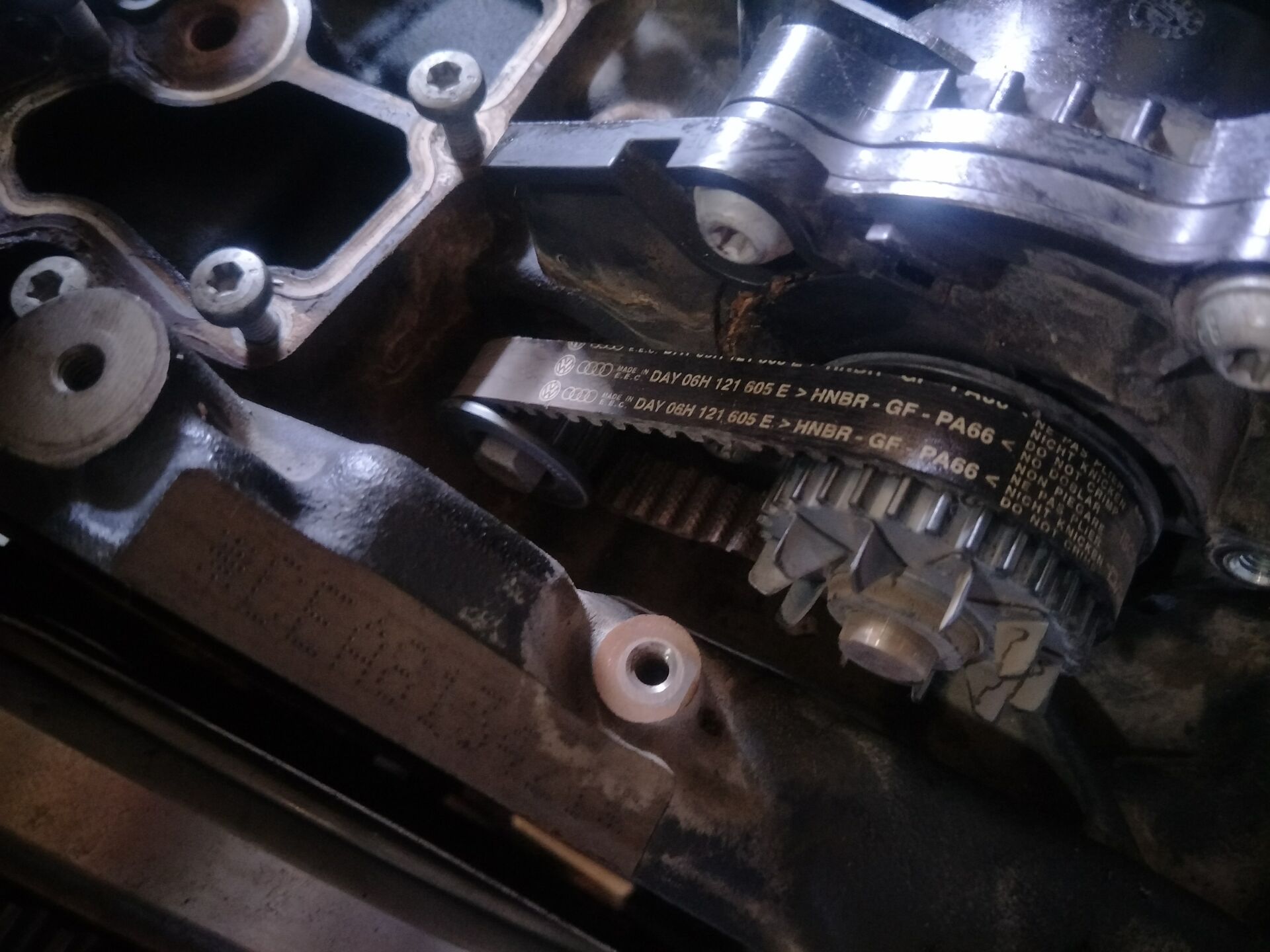 奥迪a6机油灯报警亮红灯,奥迪a6机油灯报警仪表调校