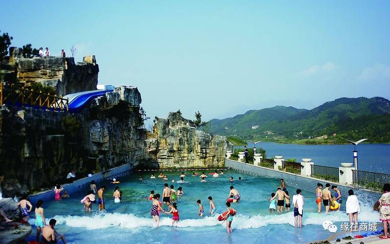 盛夏七月,商城县这几个地方被避暑游客挤爆了……