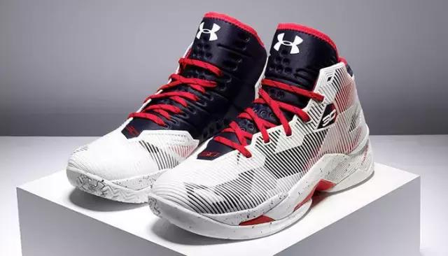 为荣誉而战，美国队配色球鞋大盘点