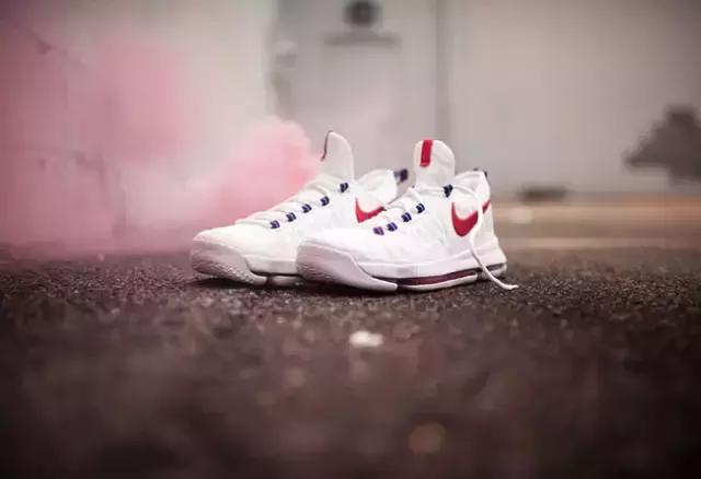 为荣誉而战，美国队配色球鞋大盘点