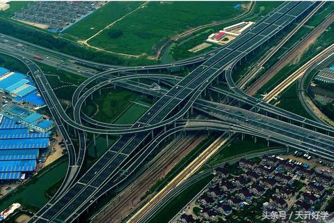 “匝道走错了你会掉头么”？老司机教你“正确上下高架”避免扣分