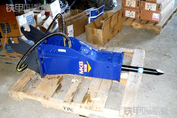 挖掘机都有破碎锤吗,挖掘机上破碎锤是什么