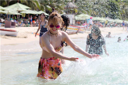 有些人不知哪里好但谁都代替不了,有些人说不上哪里好但谁都替不了