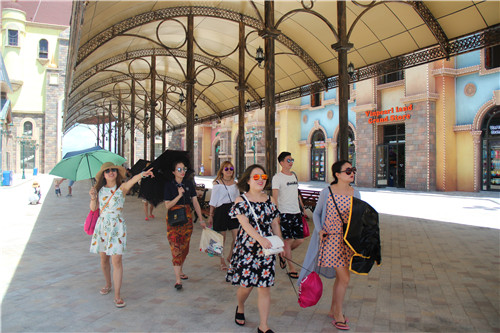 有些人不知哪里好但谁都代替不了,有些人说不上哪里好但谁都替不了