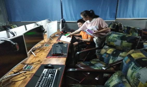 双江街道：网吧必备“四标准”共筑禁毒防火墙