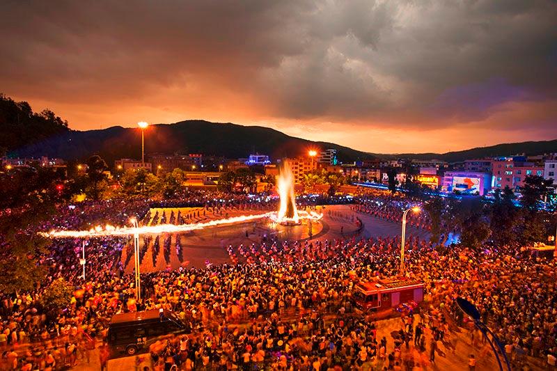 最近什么地方有火把节,火把节哪里比较热闹