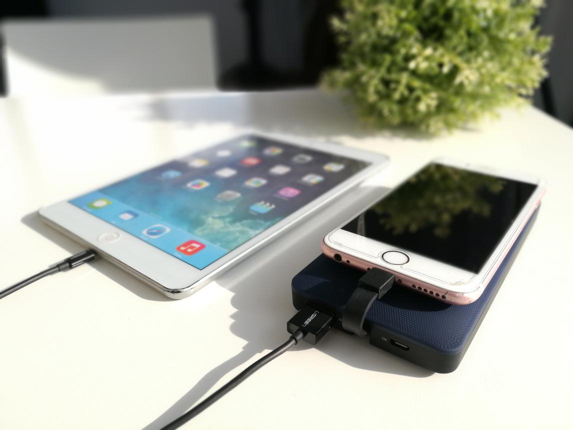 移动电源给手机充电一次还是两次,移动电源怎么快速给手机充电