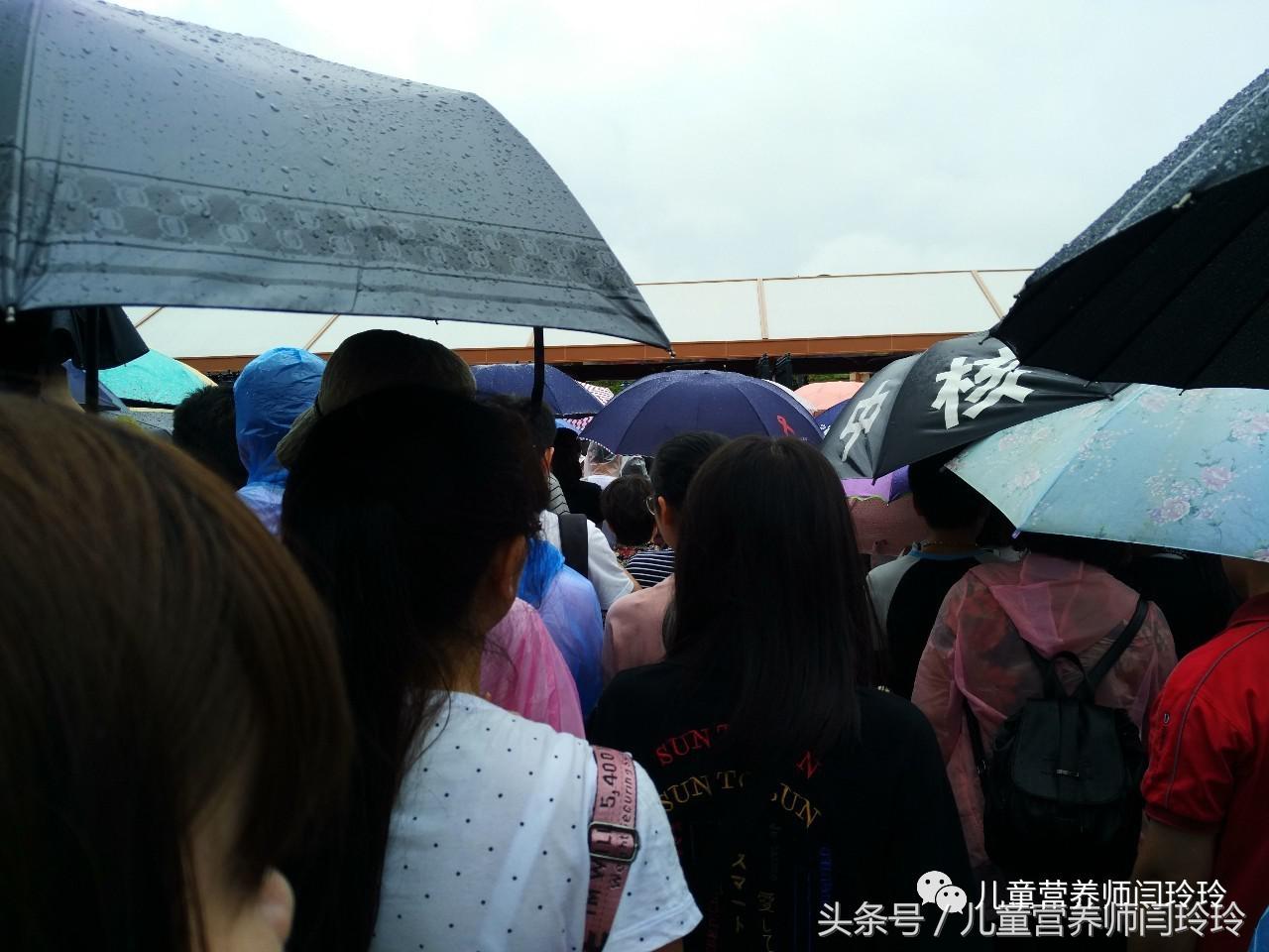 迪士尼实现小朋友们的公主梦,迪士尼是每个女孩的公主梦