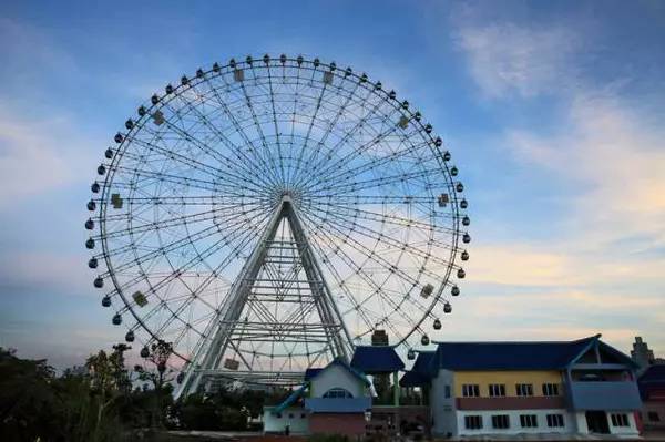 南宁适合晚上去的摩天轮,广西海边摩天轮