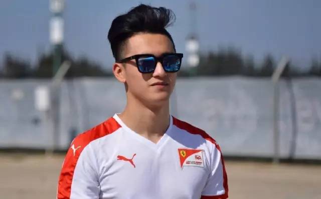 不惧欧美高手“围剿”，这位来自中国的18岁大男孩，刮起一阵阵中国旋风