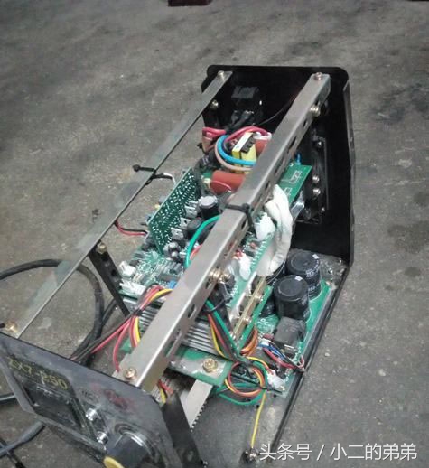 通用焊机zx7-250详细评测,大焊zx7-250电焊机拆解