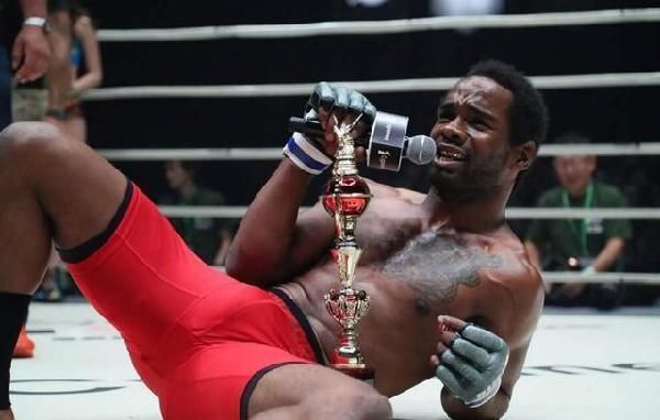 职业拳手街头实战能力,职业拳手街头到底有多强