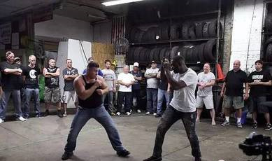 职业拳手街头实战能力,职业拳手街头到底有多强