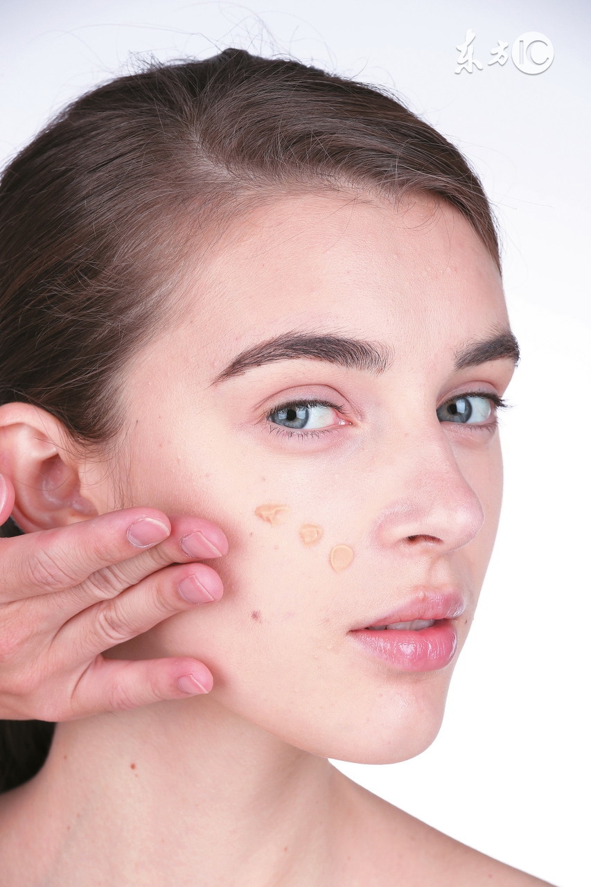 草莓鼻毛孔粗大生活妙招,怎么改善草莓鼻毛孔粗大