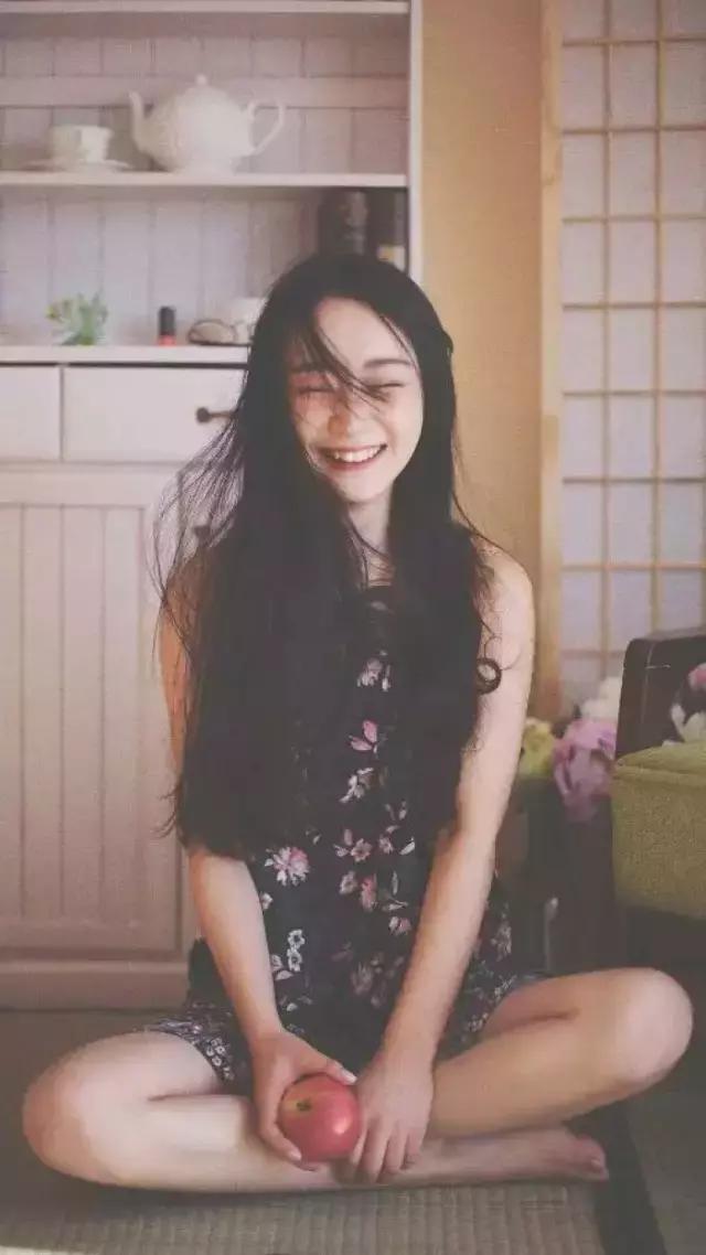 一拍照表情动作就扭曲,一拍照就紧张脸部僵硬