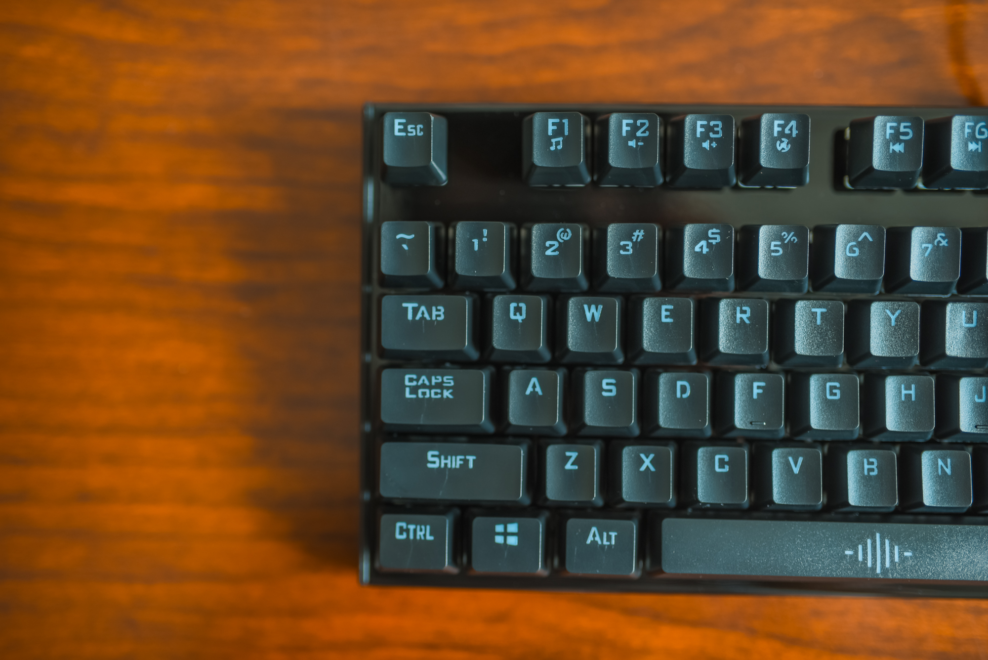 百元价位带背光的键盘,百元左右的机械键盘测评