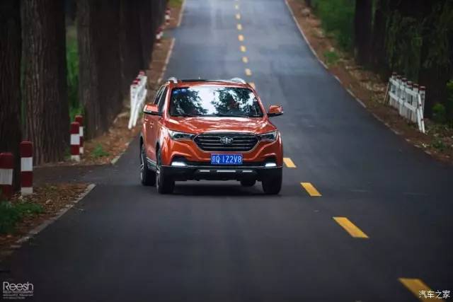 1.6l自然吸气的suv走长途够不够用,比较实用的一款车奔腾x40用车感受