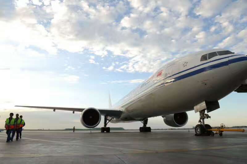 乌鲁木齐机场迎来最大宽体客机波音777—300ER飞乌市—北京航线