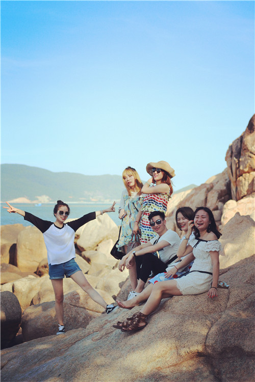 有些人不知哪里好但谁都代替不了,有些人说不上哪里好但谁都替不了