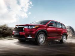 去旅游自驾还是跟团,三个人自驾游省钱还是坐火车省钱