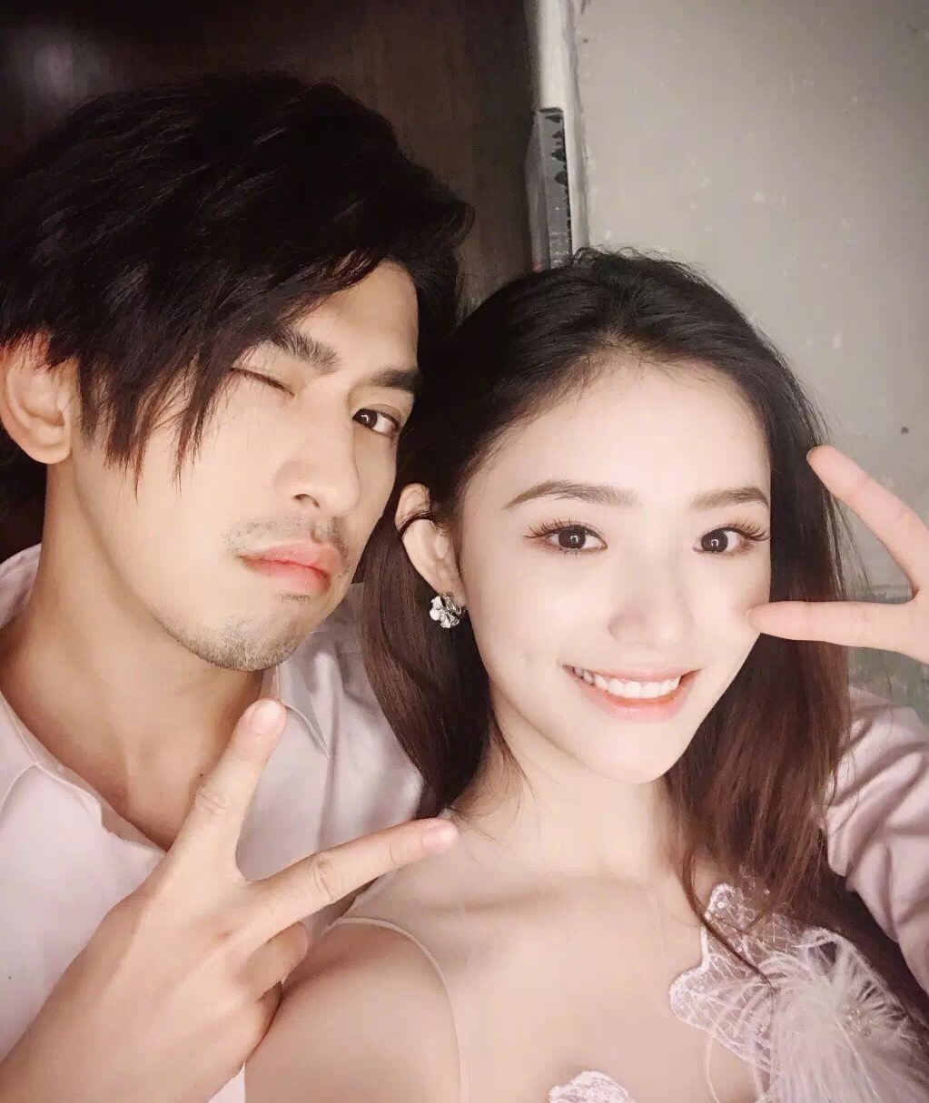 林允儿郑秀晶撞脸图片,林允脸凹陷对比图