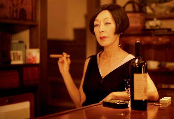 他是“犯桃花”的俊美漫画家,邂逅17岁单纯少女后浪子回头,却因瞥见妻子那一幕,关进“没有女人的地方”