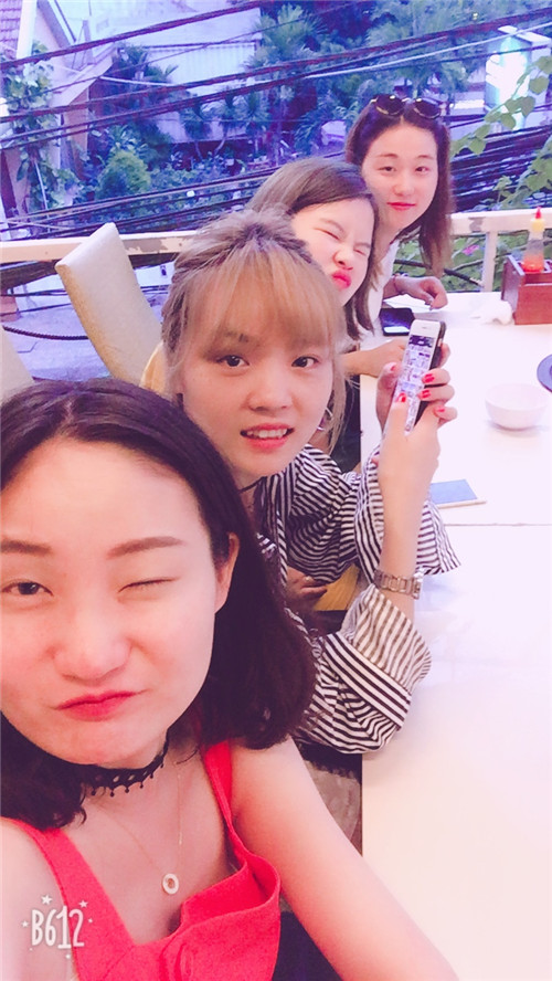 有些人不知哪里好但谁都代替不了,有些人说不上哪里好但谁都替不了