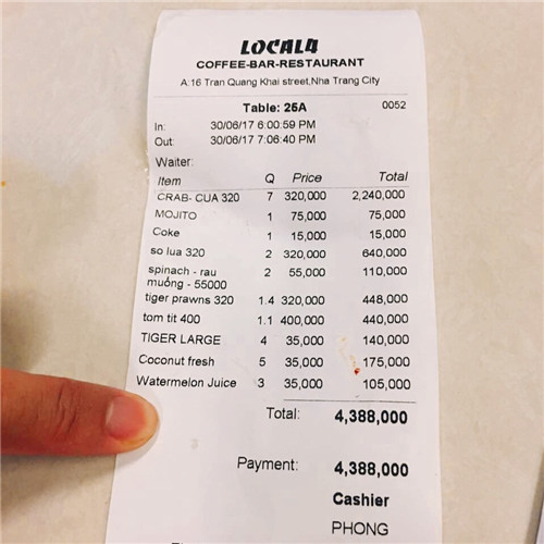 有些人不知哪里好但谁都代替不了,有些人说不上哪里好但谁都替不了