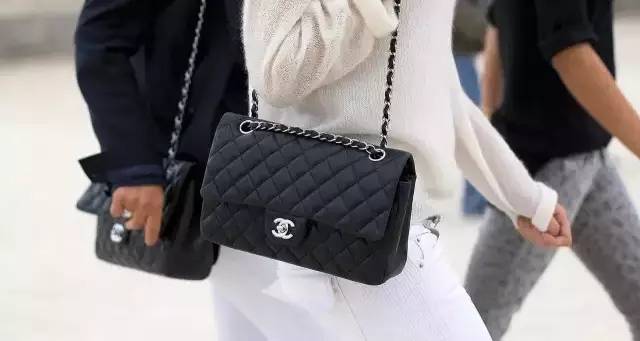 为什么女生都热衷于买包,世界级难题