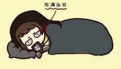 脸上摸起来硬硬的包但看不出来,脸上很多摸起来的痘痘