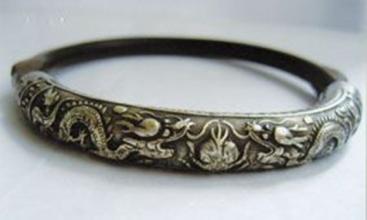 银会氧化发黑为啥还做首饰,白银手工银饰怎么样