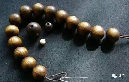 佛珠的穿法三通打结视频,佛珠108三通的穿法慢步骤