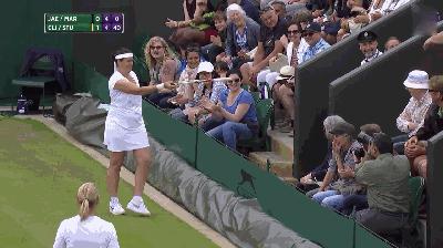 尴尬！温网球迷对前世界球后指指点点直接被球后要求上场对打如果在中超会怎么样？