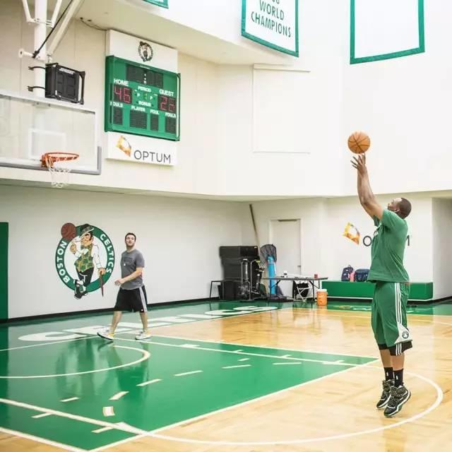 34号回来了，他仿佛从未离开