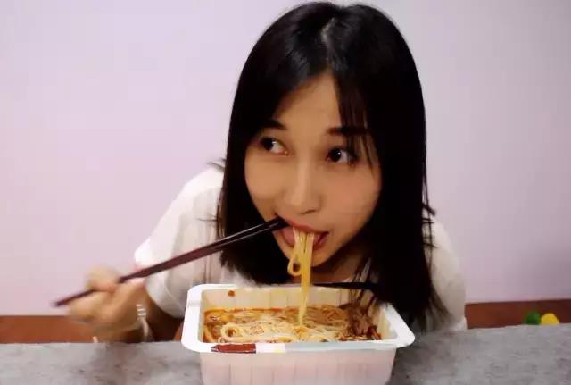 随时随地一壶热水就能吃上的美味螺蛳粉,我们帮你找好了!饿了么?