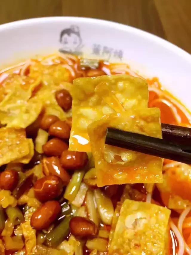 随时随地一壶热水就能吃上的美味螺蛳粉,我们帮你找好了!饿了么?