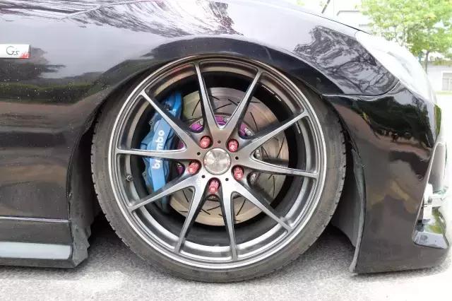 汽车改装的“鲍鱼”卡钳总有一款合你口味