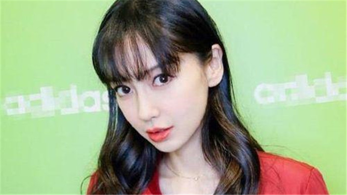 空气刘海方圆脸适合吗,四十岁圆脸卷长发空气刘海