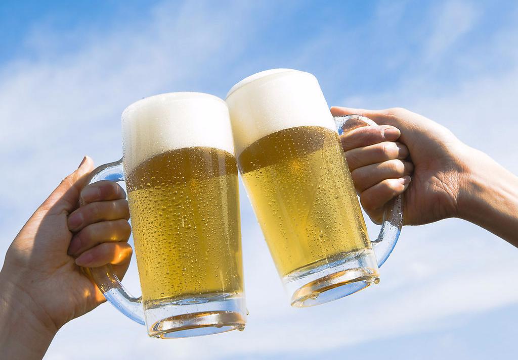 喝冰镇啤酒的注意事项,喝啤酒的8个禁忌人不宜喝