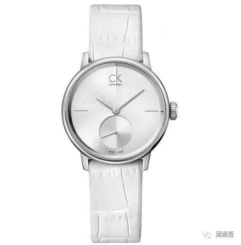 唐晶戴的项链前半生,唐晶戴戒指