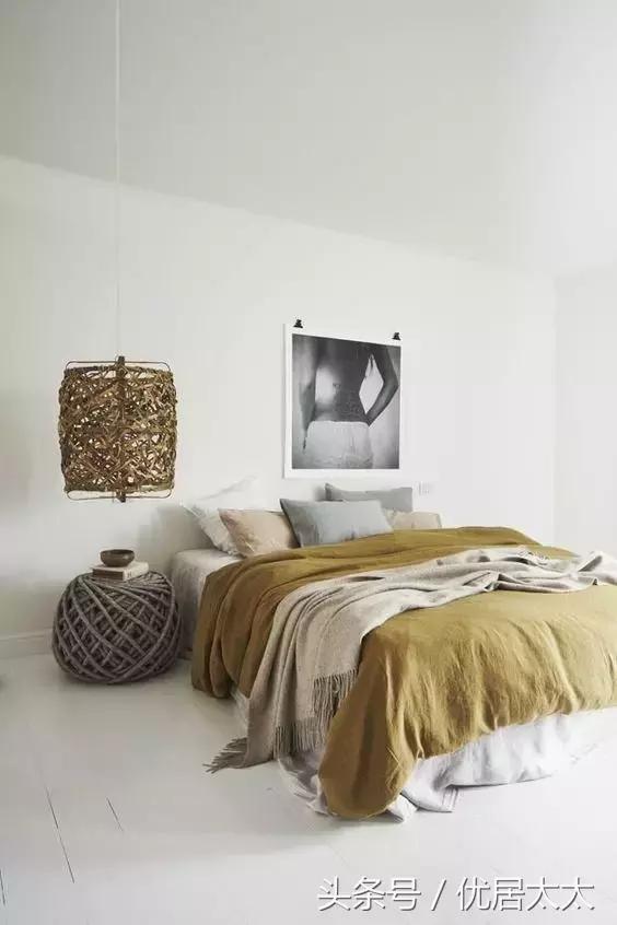 你的床屏该变变样子了,不要只会挂婚纱照了