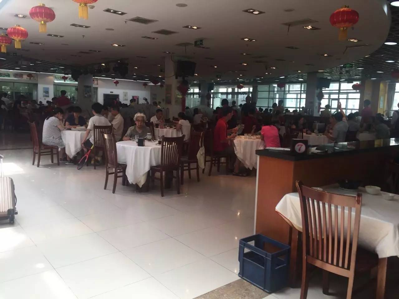 北京科技大学这个西瓜摊神了,一到夏天就成北科吃货聚集地