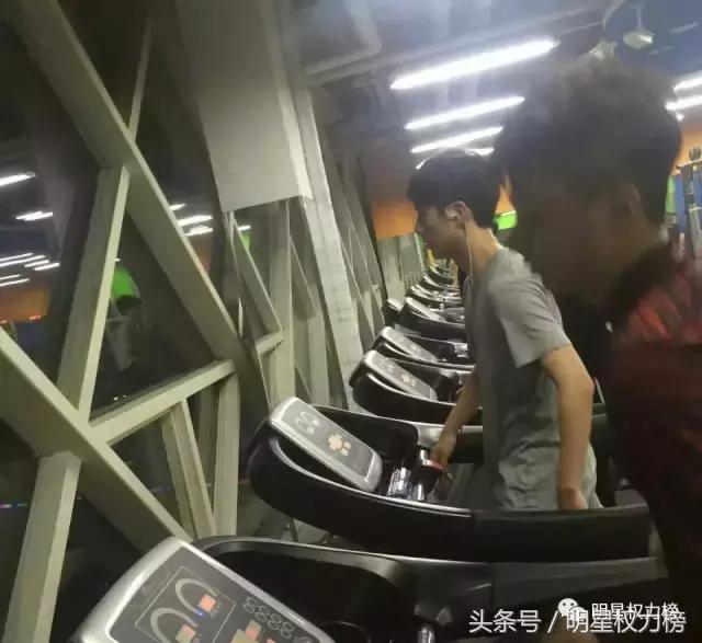 跟着男神一起来“撸铁”！鹿晗陈伟霆刘昊然的健身照荷尔蒙爆棚想舔屏！